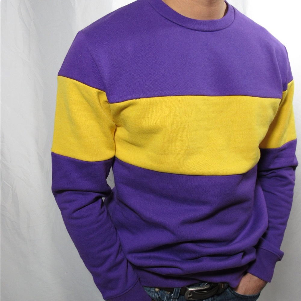 Sweaters - Picture 3 of 8